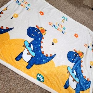 Fuzzy Soft Little Dinosaur Soft Throw Blanket